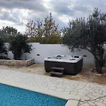 Luka Villa Pridraga