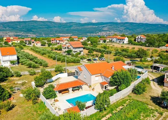 Luka Villa