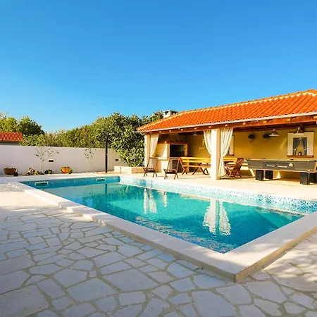 Luka Villa Pridraga